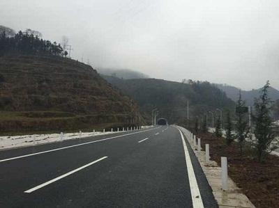 SMA路面零度低溫施工成功